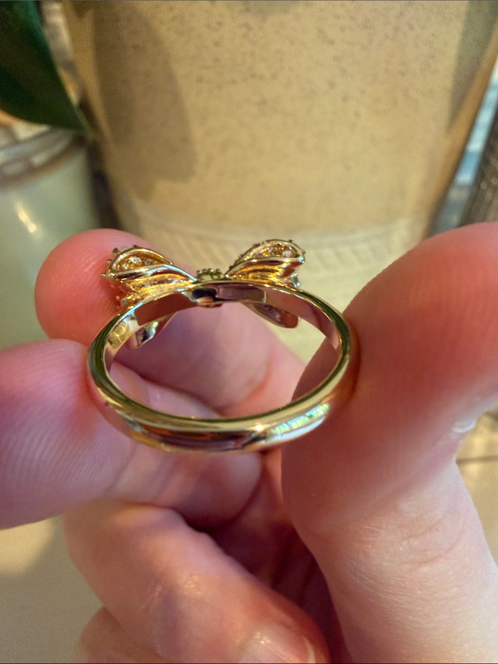 Kendra Scott Gold Bow Ring with Pearl Accents - Women's Jewelry - Picture 4 of 6